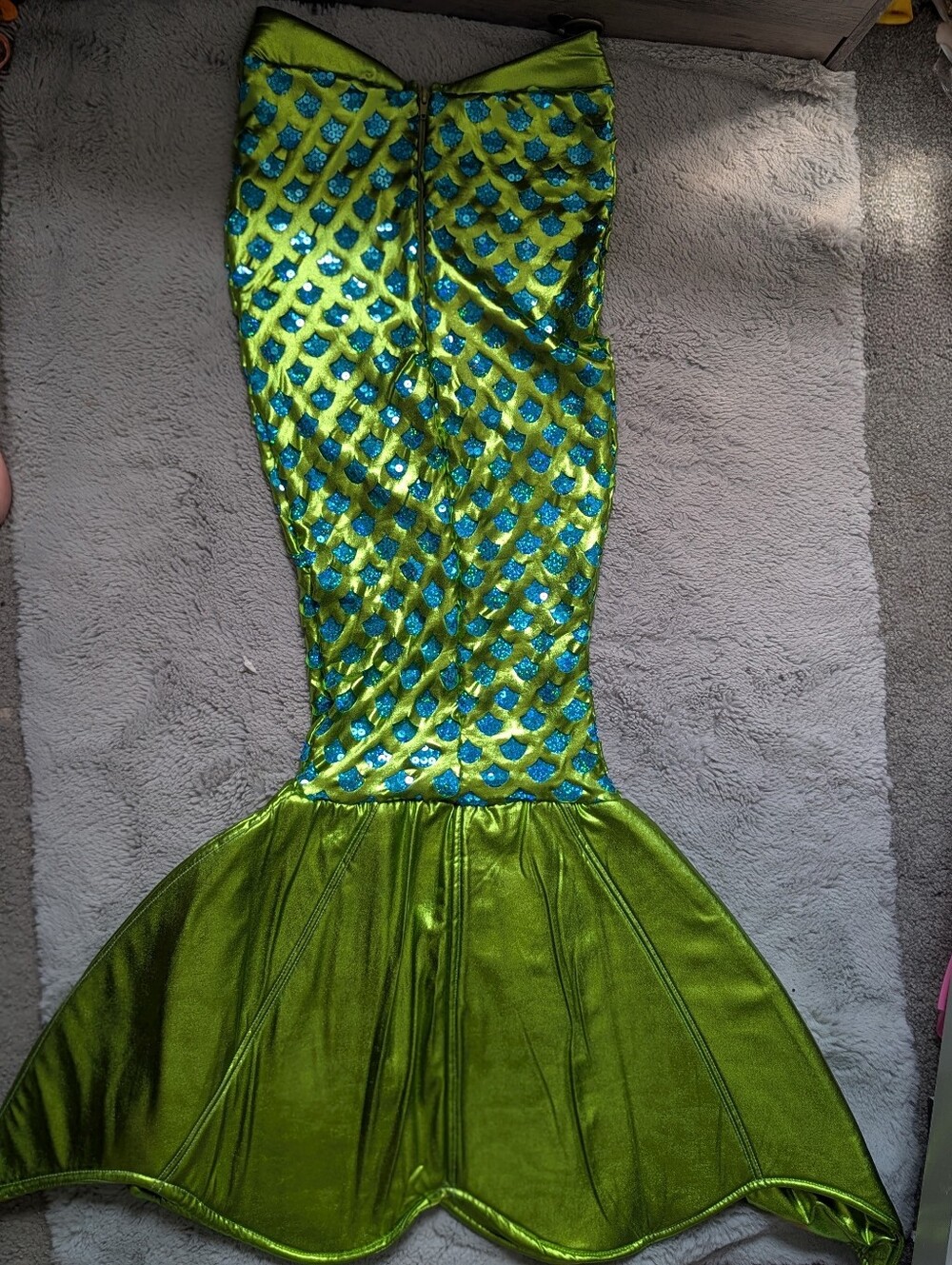 Roma Costume Metallic Green Sequin Mermaid Tail Skirt Halloween | Small - Picture 2 of 3
